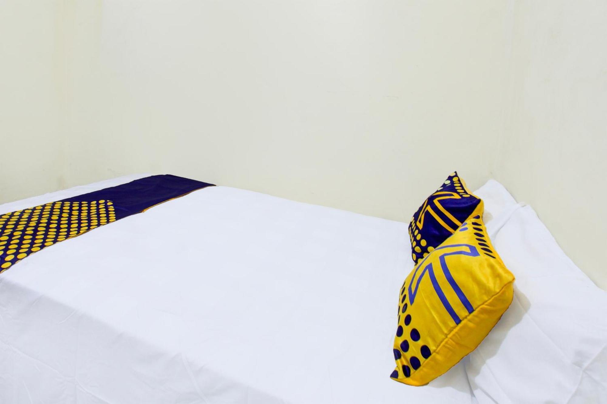 Oyo Life 93284 Kos Cendana Raya Otel Mataram Dış mekan fotoğraf